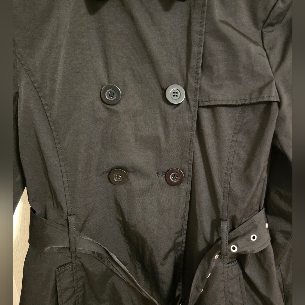 Kenneth Cole Women's Double-Breasted Black Trench Coat Short Size Medium - Picture 4 of 10